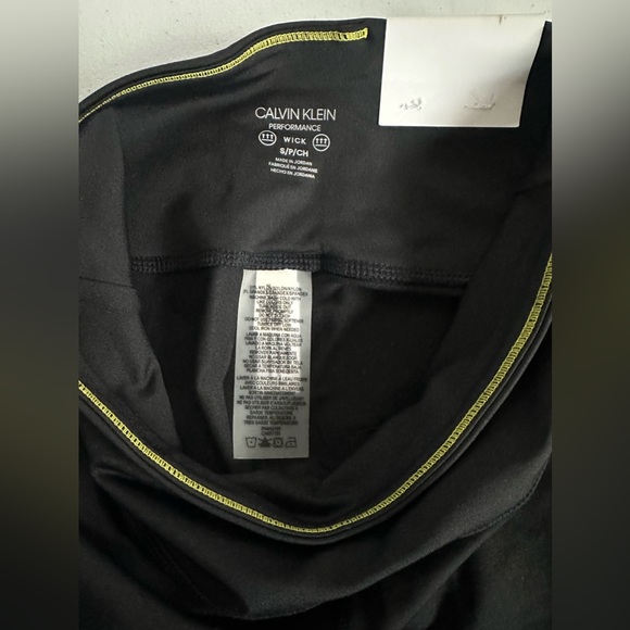 NWT. CALVIN KLEIN PERFORMANCE Shorts Size Small - Picture 9 of 11
